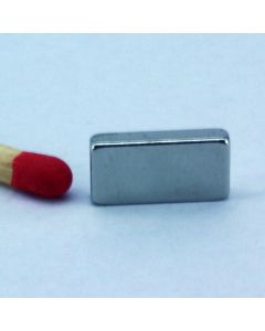 NdFeB N45 Quadermagnet 10 x 5 x 2 mm, vernickelt, quer magnetisiert
