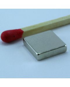 NdFeB N45 Quadermagnet 10 x 10 x 2,5 mm, vernickelt