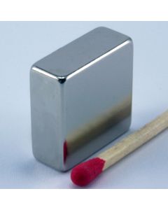 NdFeB N45 Quadermagnet 20 x 20 x 8 mm, vernickelt