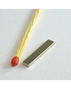 NdFeB 40SH Quadermagnet 20 x 3,6 x 1,5 mm, vernickelt, längs magnetisiert